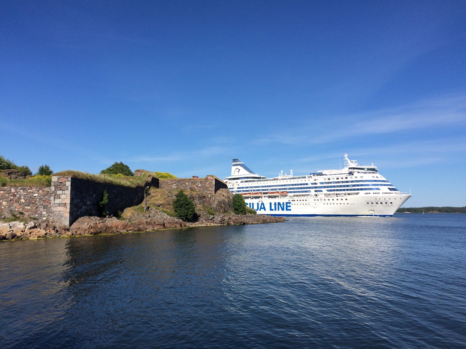 One of the many ferries that ply the Baltic departs from Helsinki