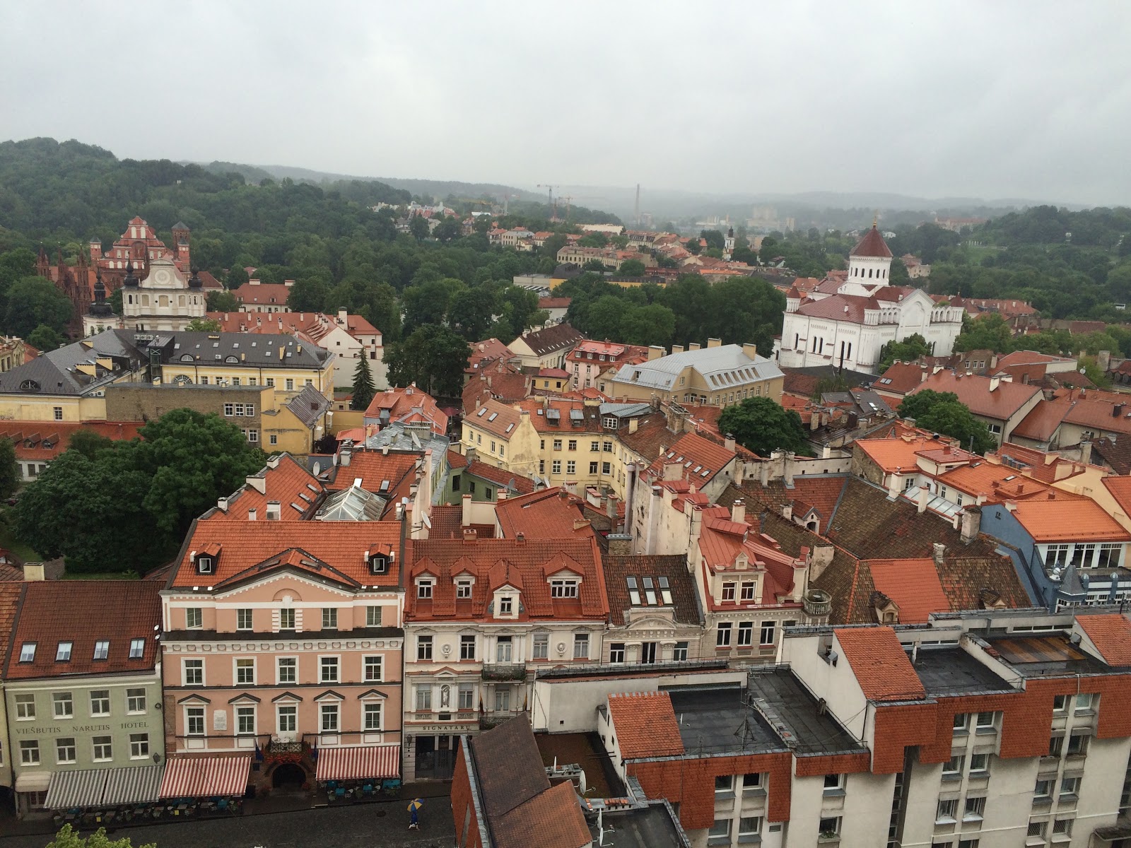 The "new town" is visible beyond, but we didn»t really have time to explore that part.